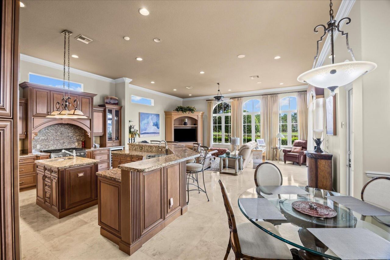 211 SE Bella Strano, Port Saint Lucie, FL 34984 Photo