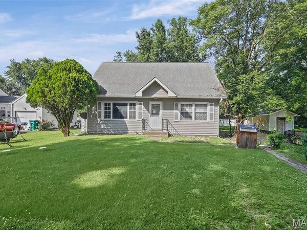754 Leon Street , Cahokia, IL 62206