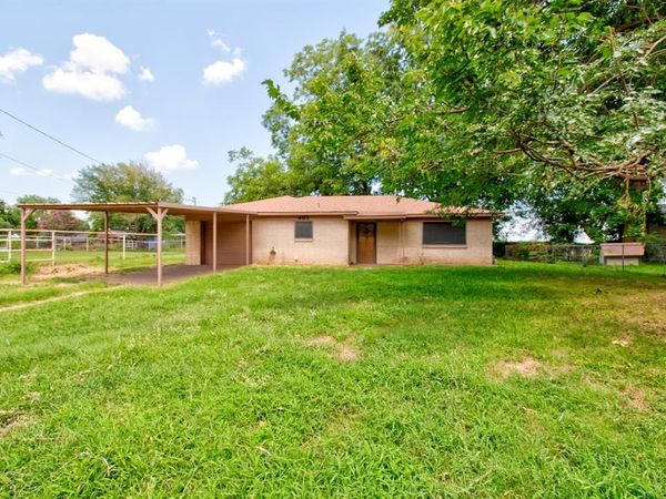 403 S Broadway Street, Collinsville, TX 76233