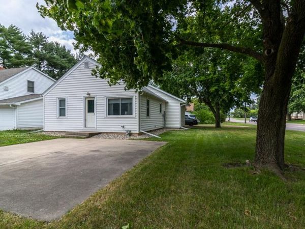 903 2nd Street SW, Madelia, MN 56062