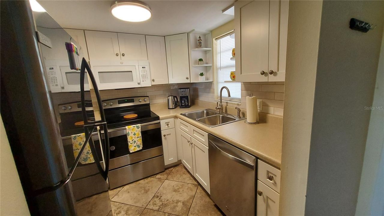 5154 Turquoise Lane , Unit 201, New Port Richey, FL 34652 Photo