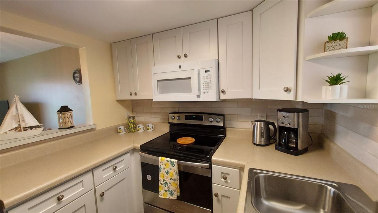 5154 Turquoise Lane , Unit 201, New Port Richey, FL 34652 Photo