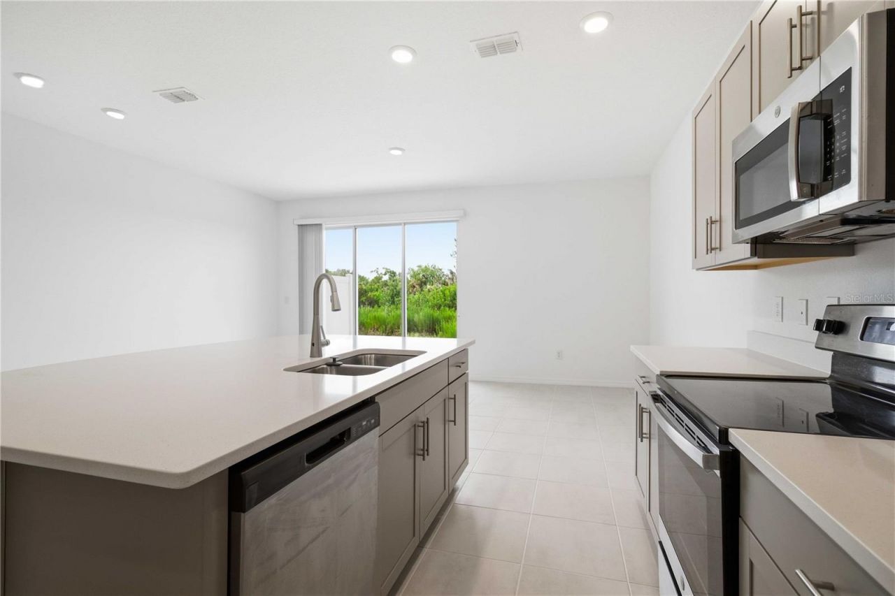 11731 Glenside Terrace , Palmetto, FL 34221 Photo