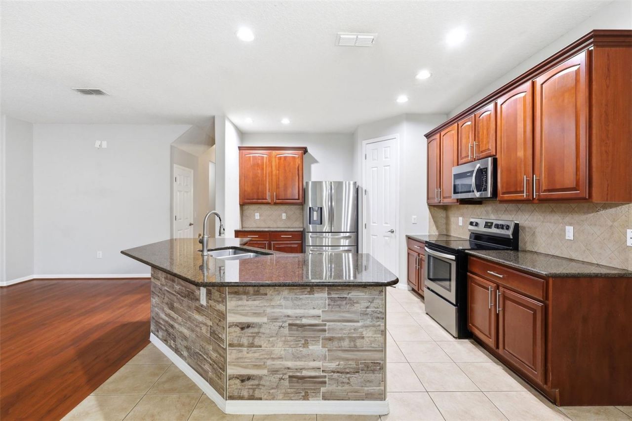 109 Elissar Drive , Debary, FL 32713 Photo
