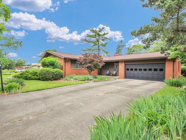 1116 Newbury Road , Champaign, IL 61821