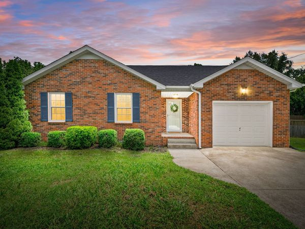 2223 Kim Dr, Clarksville, TN 37043