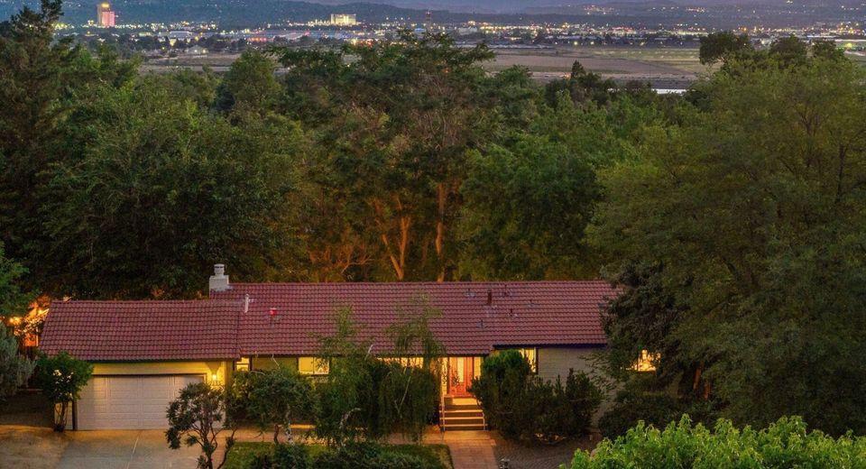 2255 Parkway Drive, Reno, NV 89502 Photo