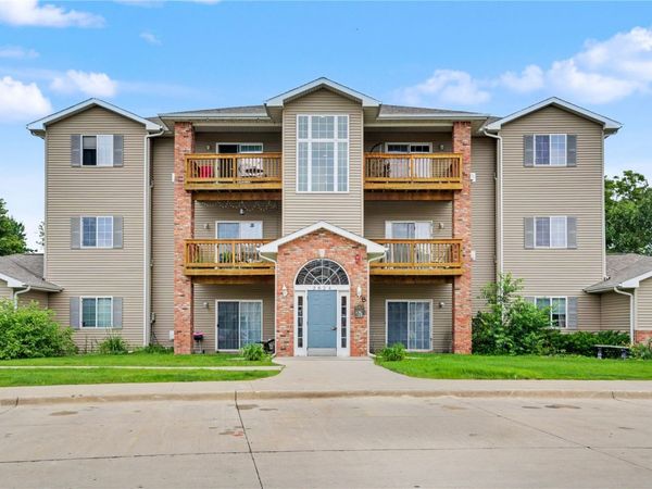2824 Triple Crown Ln Unit 5 , Iowa City, IA 52340