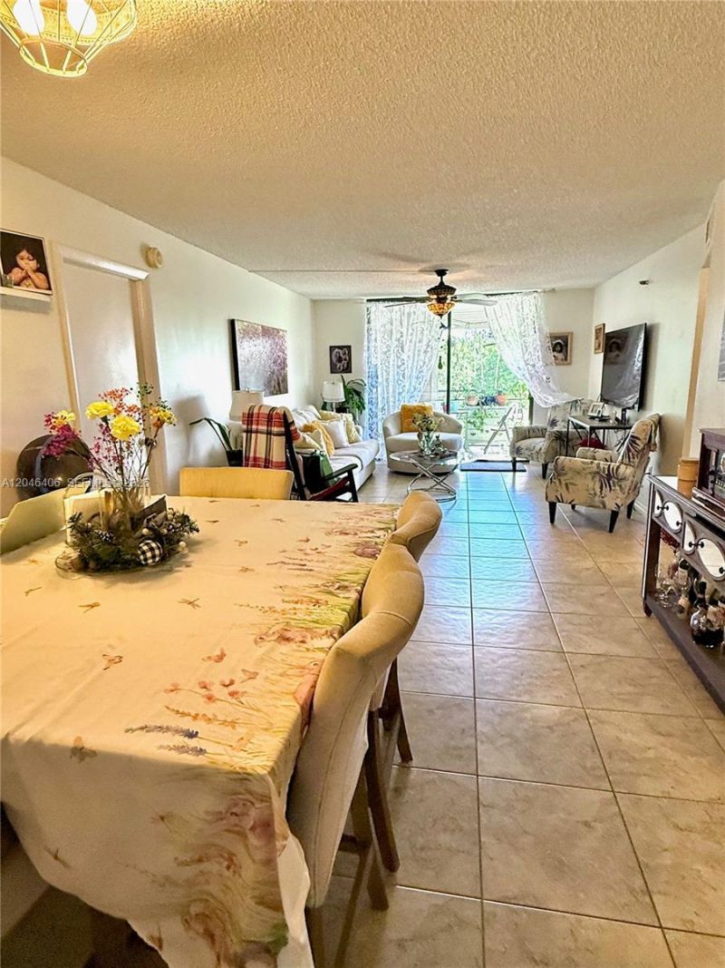 1300 Saint Charles Pl , Unit 402, Pembroke Pines, FL 33026 Photo