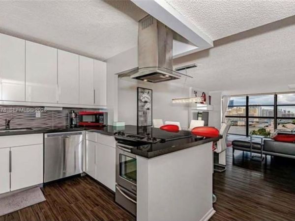 200 Leslie Dr , Unit 926, Hallandale Beach, FL 33009