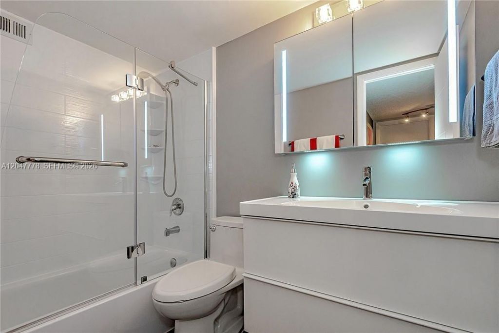 200 Leslie Dr , Unit 926, Hallandale Beach, FL 33009 Photo