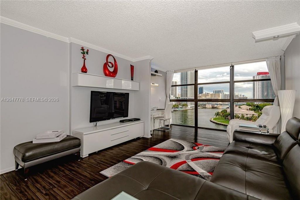 200 Leslie Dr , Unit 926, Hallandale Beach, FL 33009 Photo