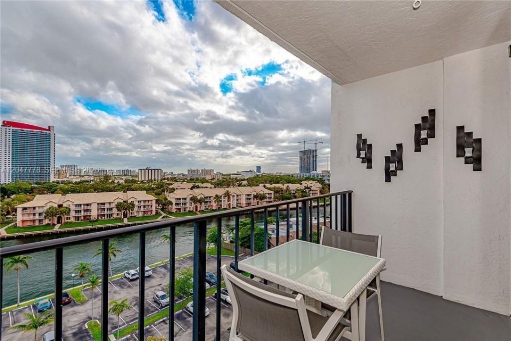 200 Leslie Dr , Unit 926, Hallandale Beach, FL 33009 Photo