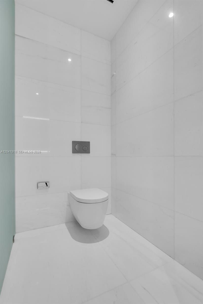 300 Biscayne Boulevard Way, Miami, FL 33131 Photo