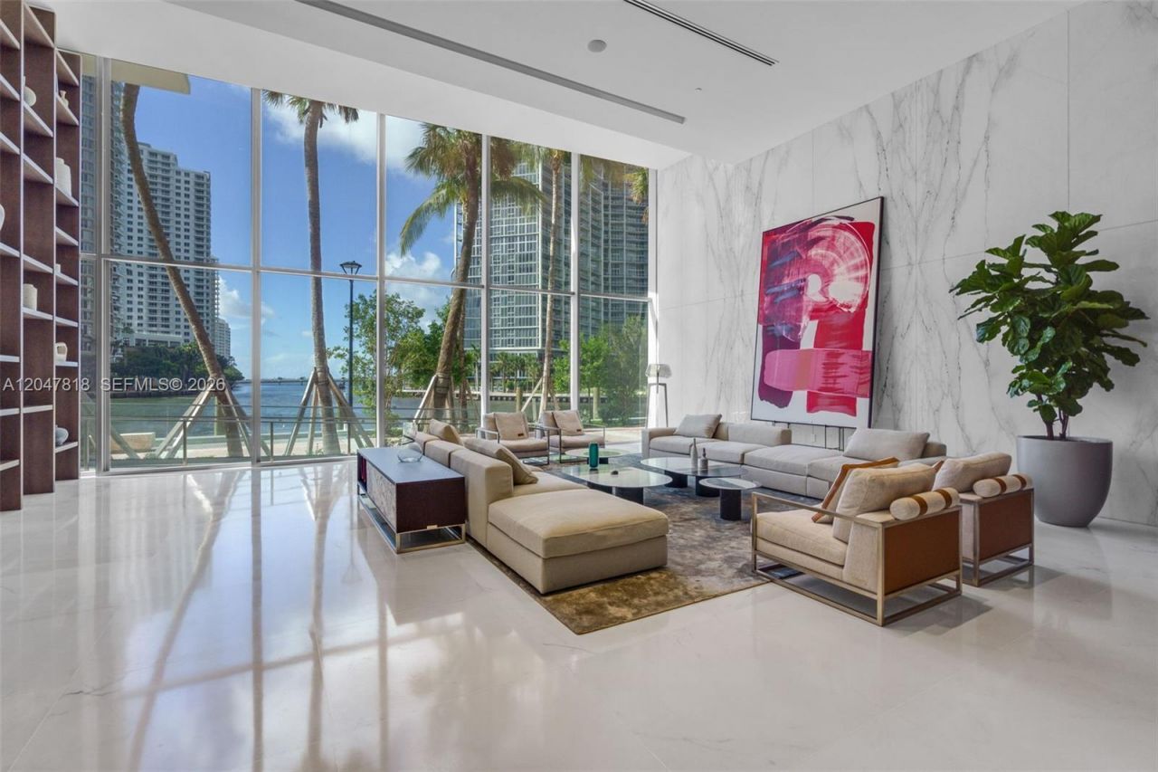 300 Biscayne Boulevard Way, Miami, FL 33131 Photo