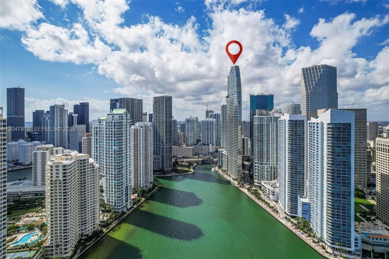 300 Biscayne Boulevard Way, Miami, FL 33131 Photo