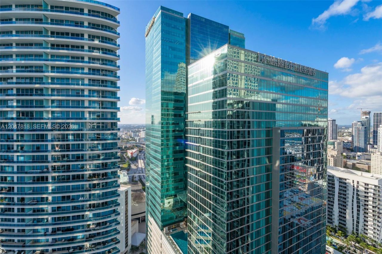 300 Biscayne Boulevard Way, Miami, FL 33131 Photo