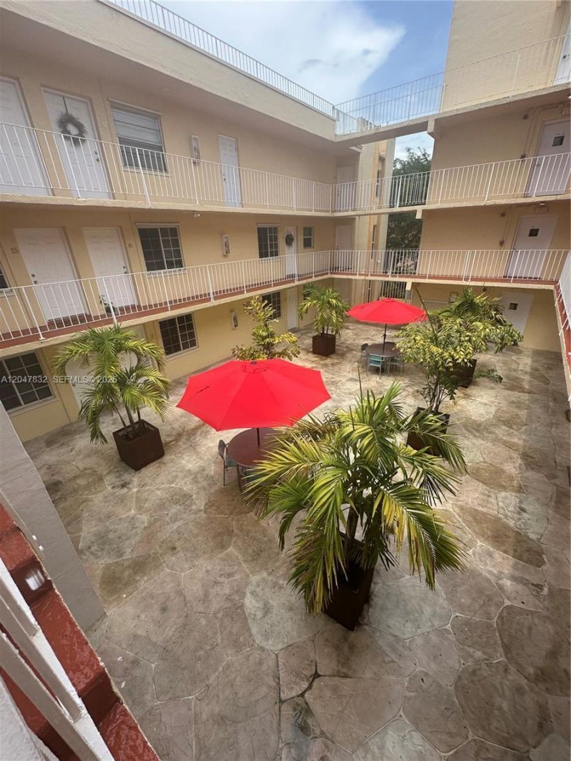 1208 Salzedo St , Unit 7, Coral Gables, FL 33134 Photo