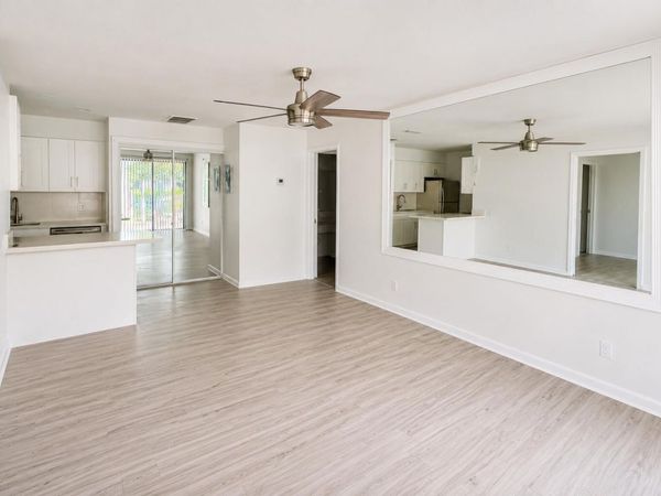 612 Executive Center Drive, Unit 207, West Palm Beach, FL 33401