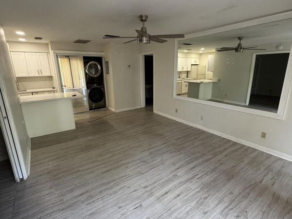 612 Executive Center Drive, Unit 207, West Palm Beach, FL 33401