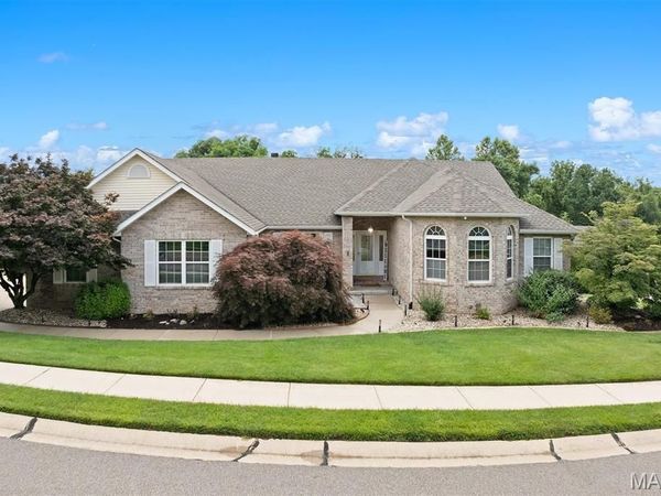 123 Kingsbrooke Boulevard, Glen Carbon, IL 62034
