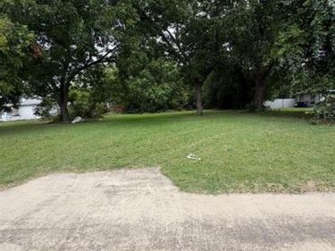 2523 E Ledbetter Drive , Dallas, TX 75216