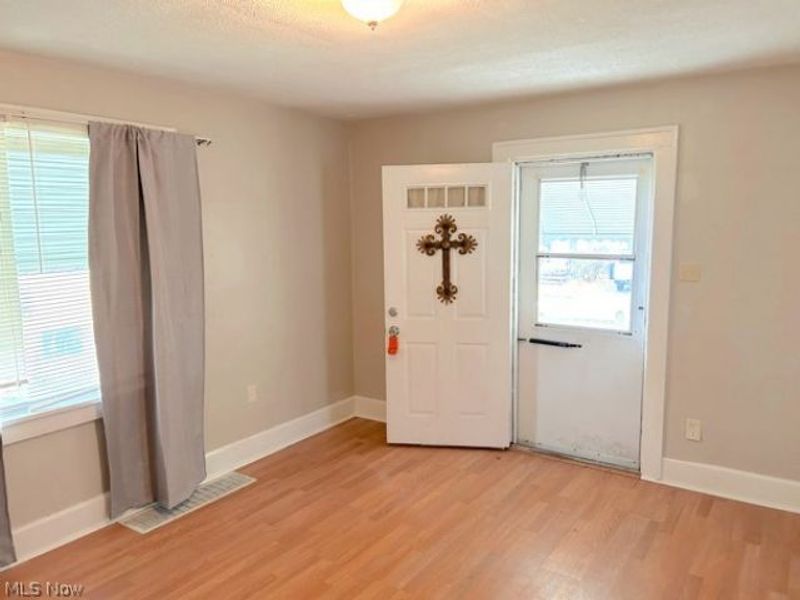 627 Roscoe Avenue, Akron, OH 44306 Photo 10