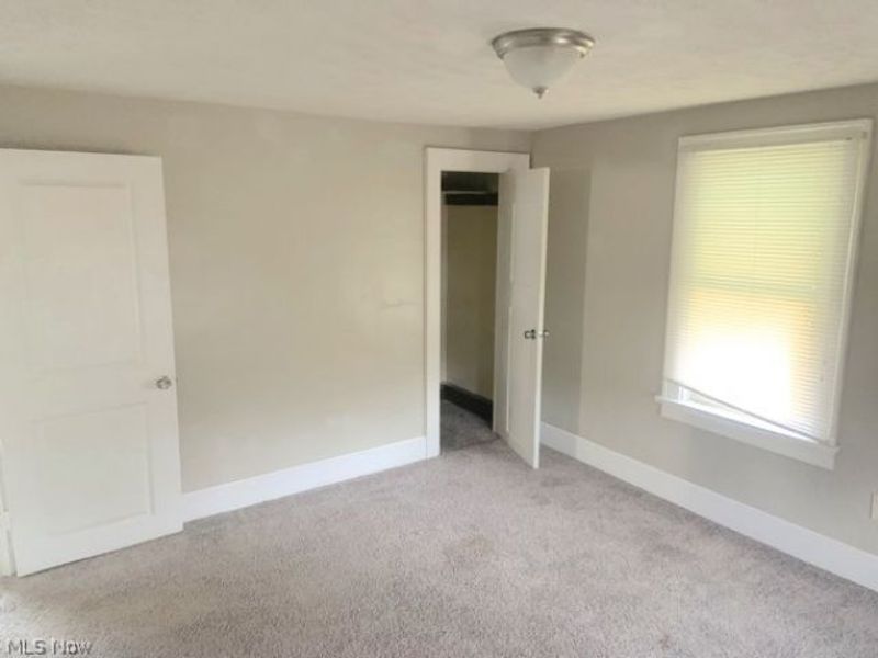 627 Roscoe Avenue, Akron, OH 44306 Photo 9