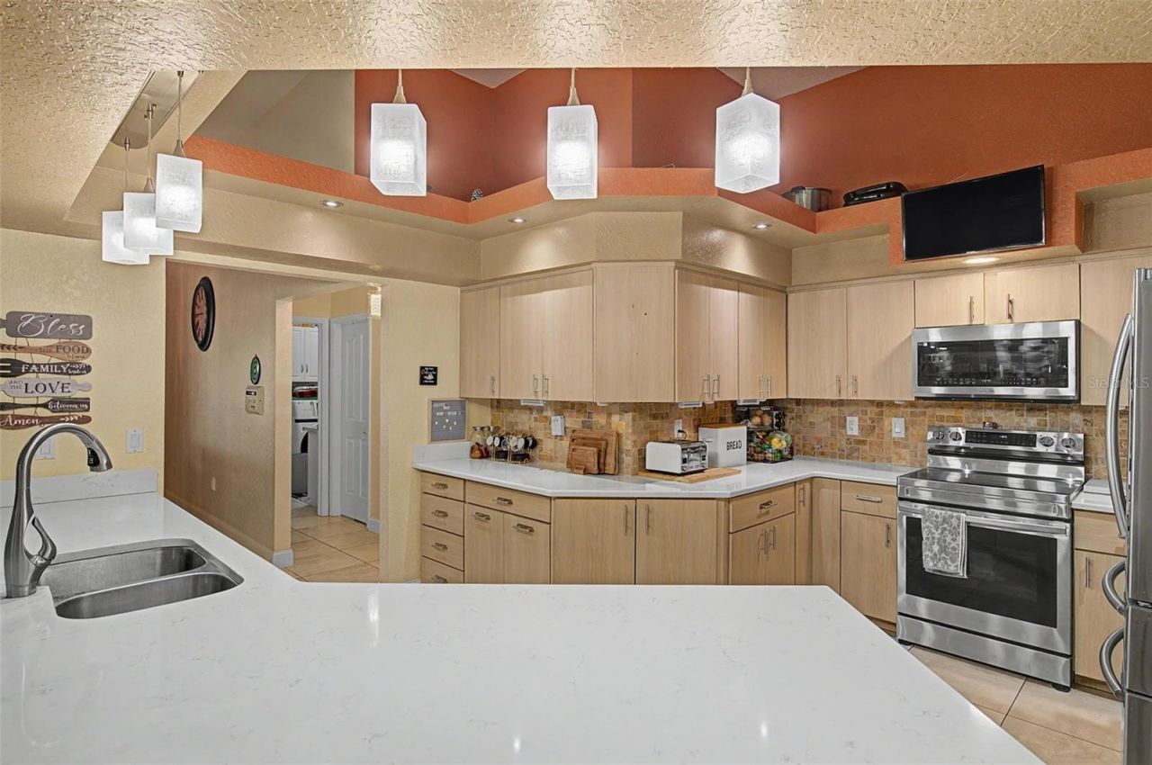 8835 Helmsly Lane , Hudson, FL 34667 Photo