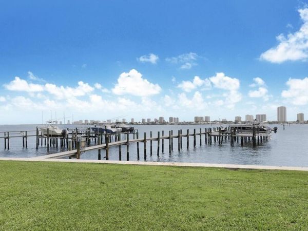 370 Wilma Circle, Unit 6, Riviera Beach, FL 33404
