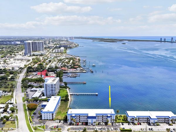 410 Wilma Circle, Unit 308, Riviera Beach, FL 33404