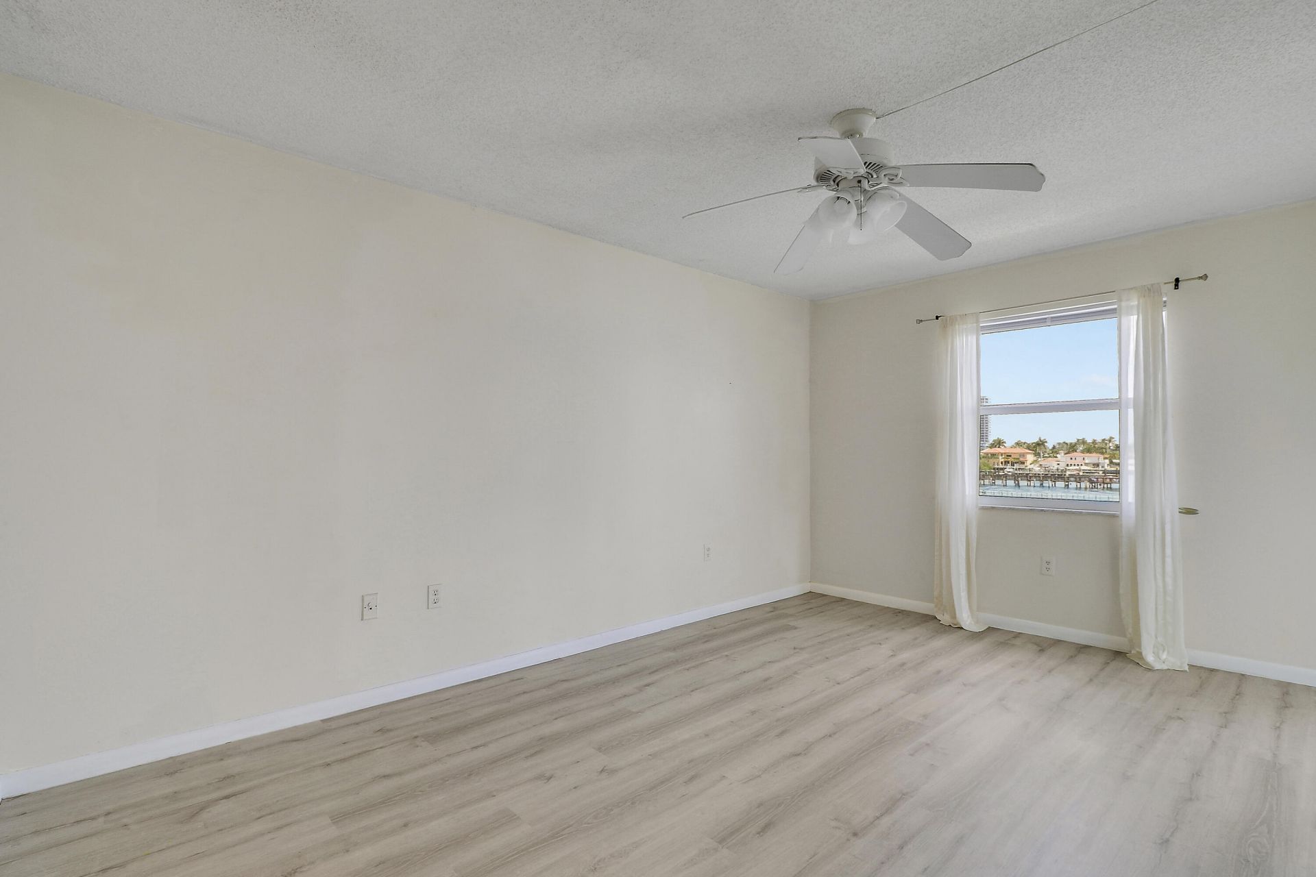 410 Wilma Circle, Unit 308, Riviera Beach, FL 33404 Photo