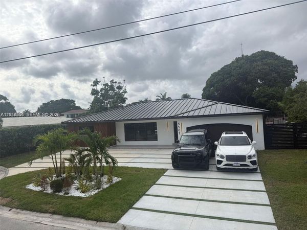 5561 NE 28th Ave , Fort Lauderdale, FL 33308