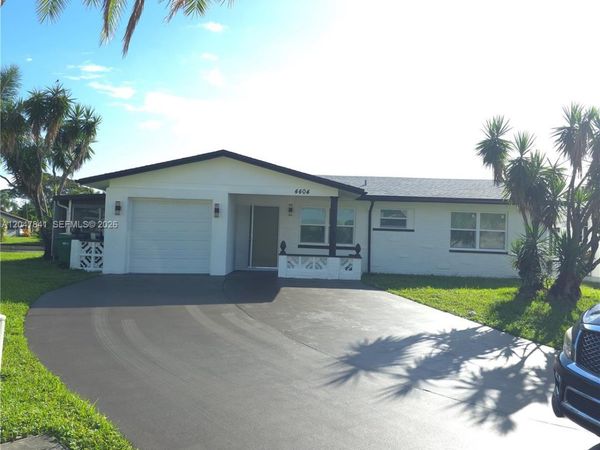 4404 NW 46th Way , Tamarac, FL 33319