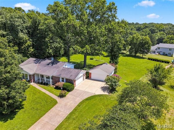 12954 Baalbek Drive, Sunset Hills, MO 63127