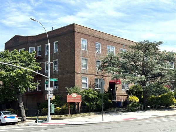 141-03 Union Turnpike, Unit 3J, Flushing, NY 11367