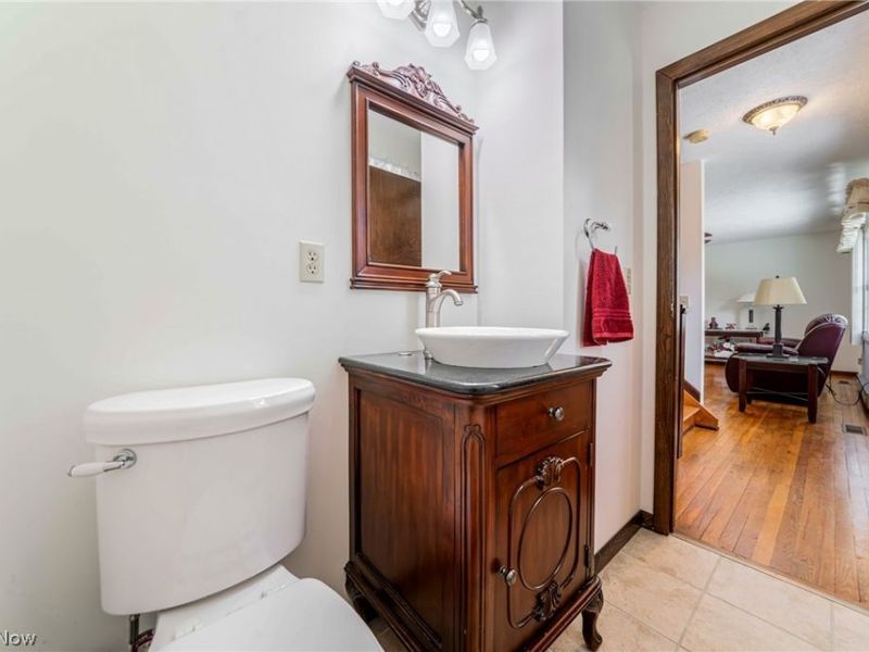 4760 Oster Road, Sheffield Village, OH 44054 Photo 14