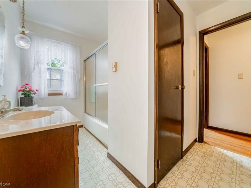 4760 Oster Road, Sheffield Village, OH 44054 Photo 28