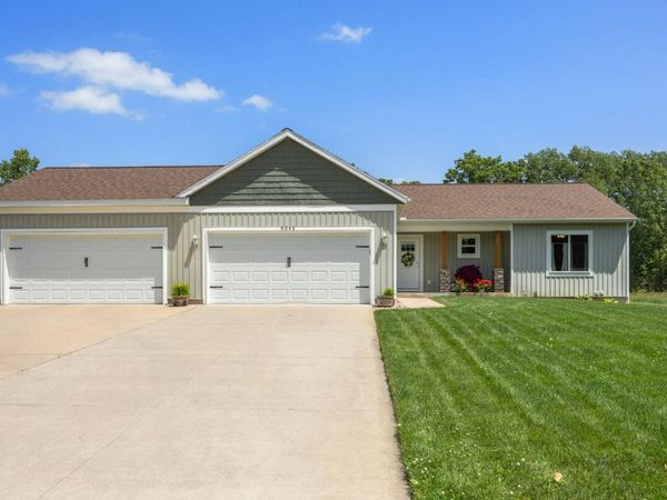 5242 N Point Drive, Pierson, MI 49339
