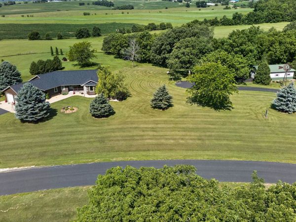 N7795 Panorama Road, Belleville, WI 53508