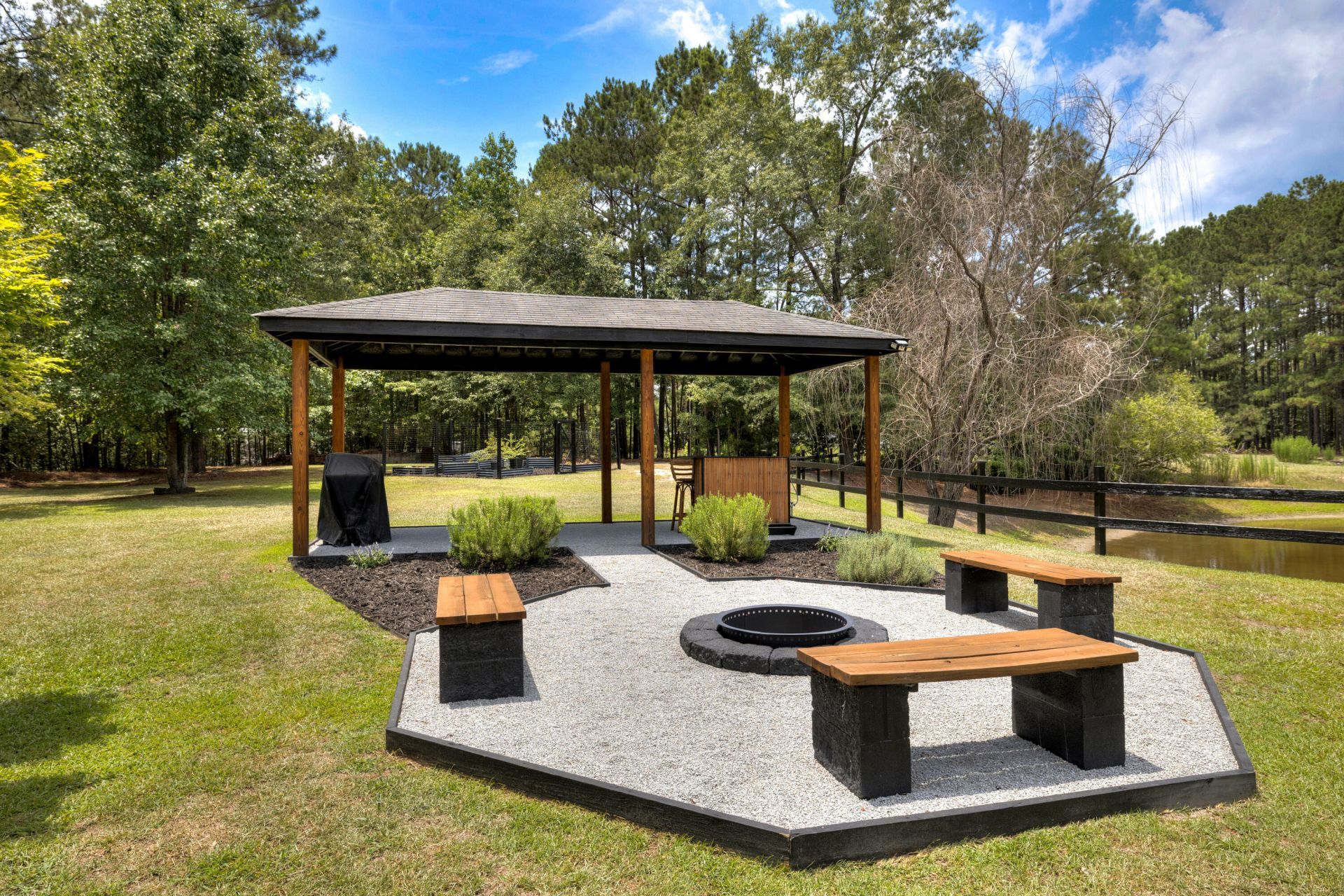 1090 Winding Pond Road Photo 16