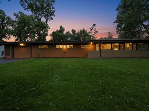 1460 Eagle Road , Elgin, IL 60123