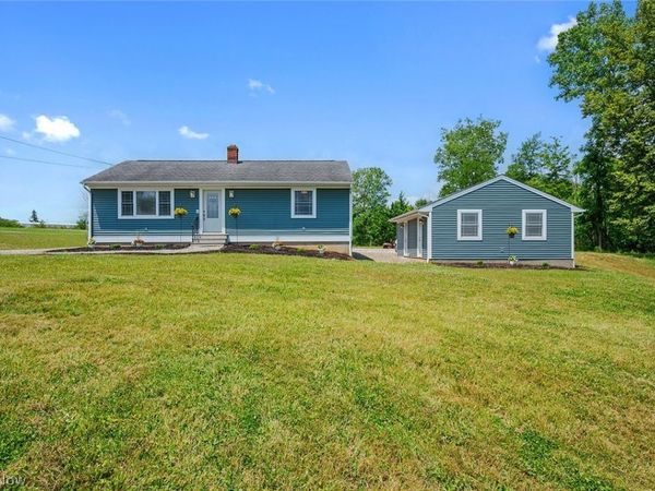 7562 Richmond Road, Oakwood Village, OH 44146