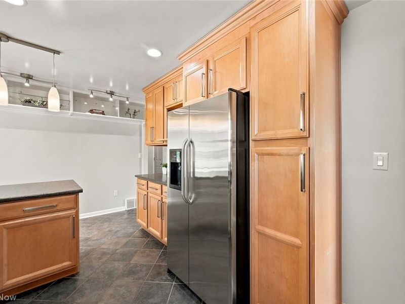 7562 Richmond Road, Oakwood Village, OH 44146 Photo 14