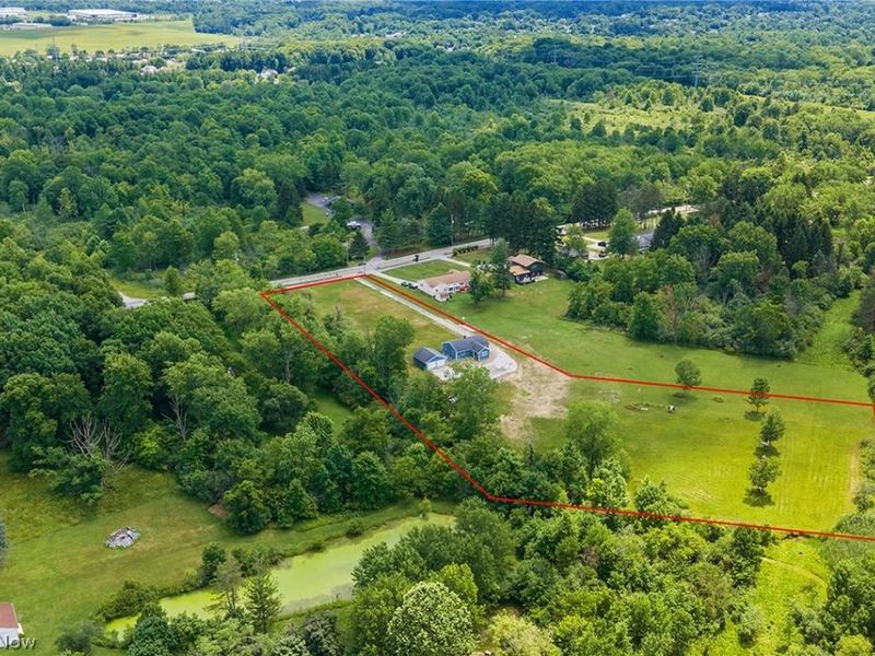 7562 Richmond Road, Oakwood Village, OH 44146 Photo 2