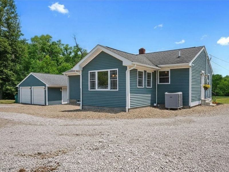 7562 Richmond Road, Oakwood Village, OH 44146 Photo 23