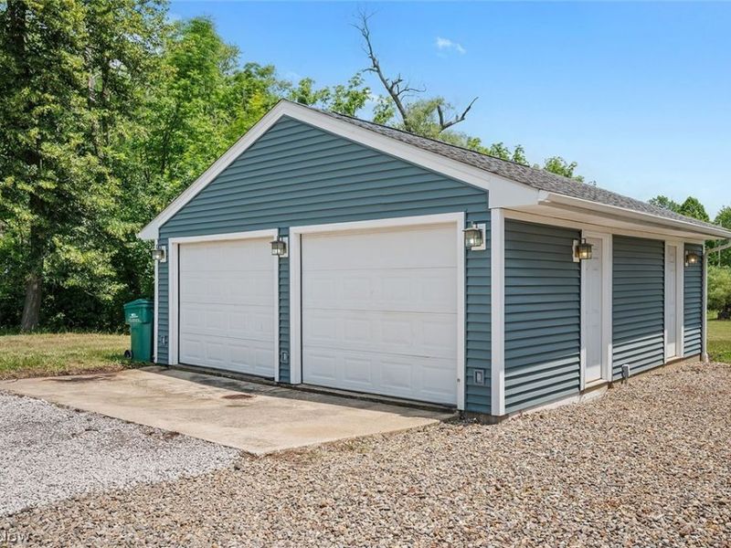 7562 Richmond Road, Oakwood Village, OH 44146 Photo 24