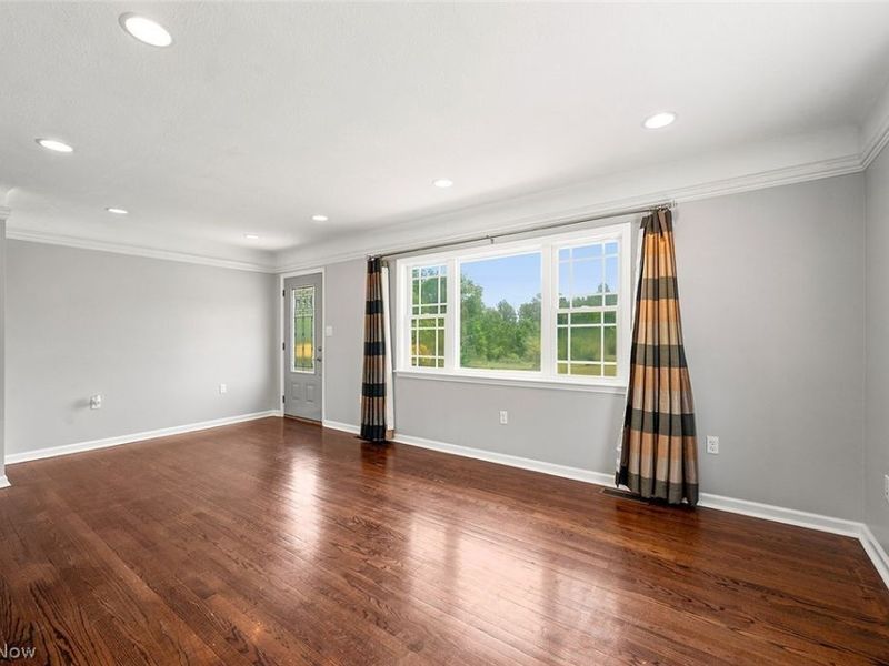 7562 Richmond Road, Oakwood Village, OH 44146 Photo 5