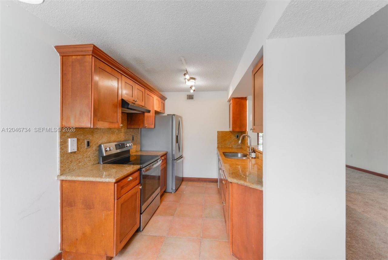 4990 NW 97th Pl , Unit 314, Doral, FL 33178 Photo