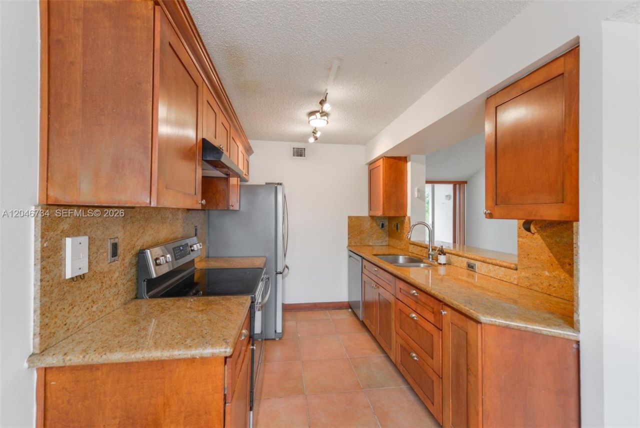 4990 NW 97th Pl , Unit 314, Doral, FL 33178 Photo